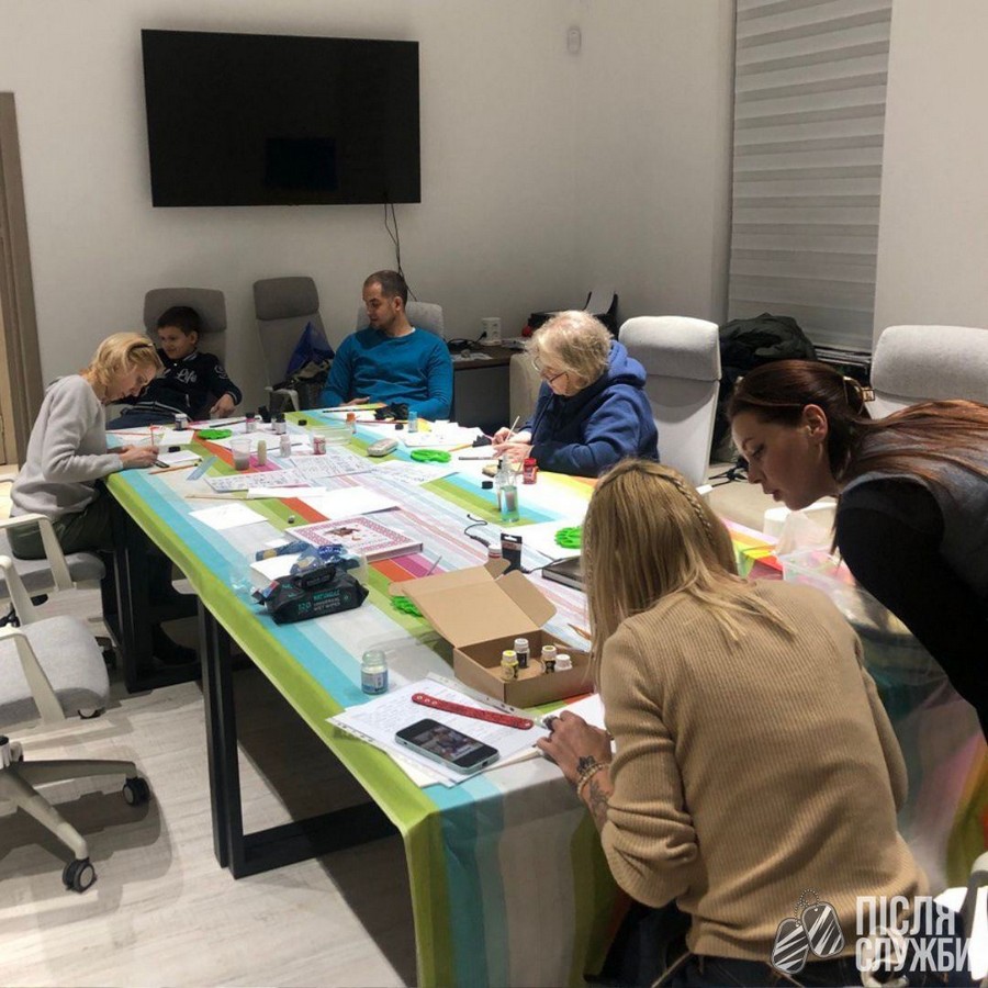 Художнє заняття від творчої команди ARTREHUB 24.11.2023
